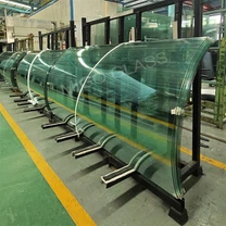 Lenktas grūdintas laminuotas stiklas